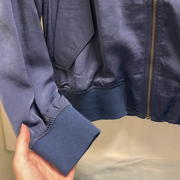 CLOSET CLEAROUT: WOMENS NAVY BOMBER JACKET SZ S - Picture 4 of 4